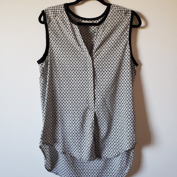 Lightly Used Black and White Print Blouse - Picture 1 of 3